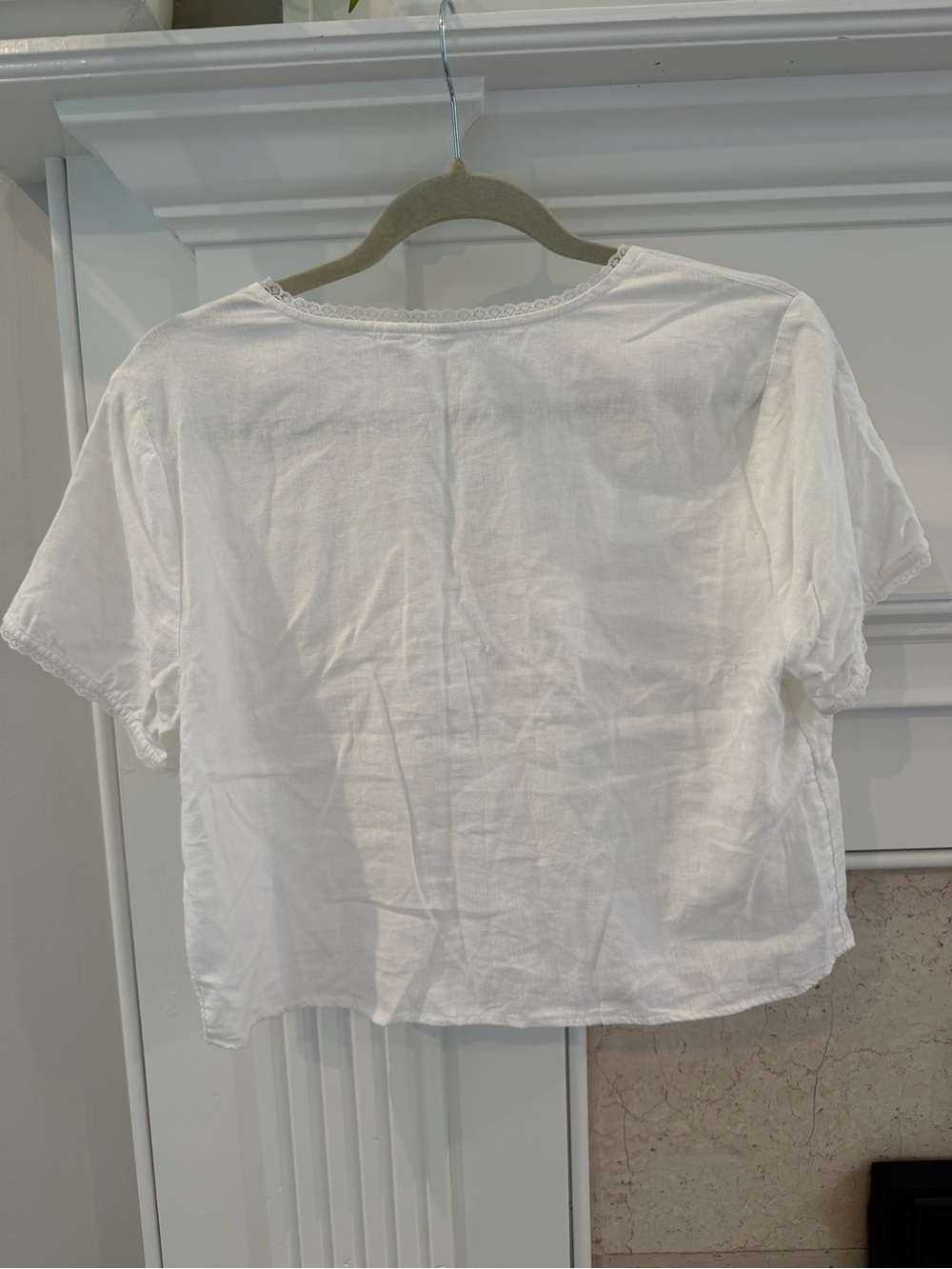 Joie Linen White V-Neck Button-Front Lace Trimmed Cottage Core Women's Top - Picture 3 of 6